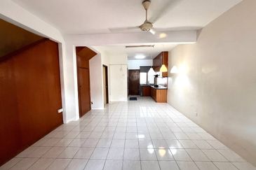 Taman Pinggiran Putra