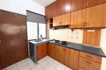 Taman Pinggiran Putra