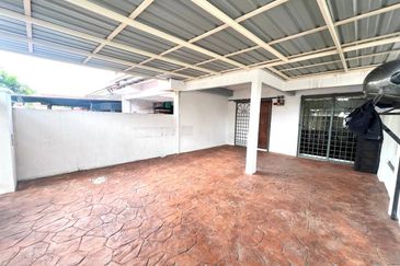 Taman Pinggiran Putra