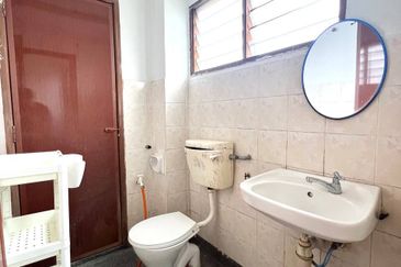 Taman Pinggiran Putra