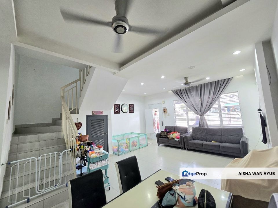 2 Storey Terrace  Hillpark 2 Bandar Teknologi Kajang Renovated Near School, Mydin & Billion , Selangor, Semenyih