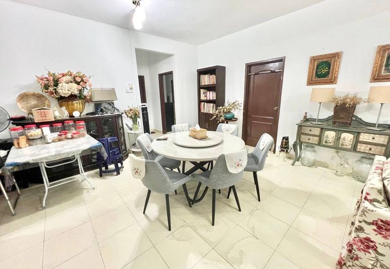 Villa Park Condominium