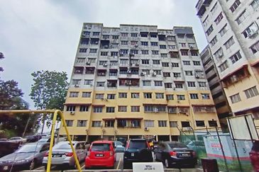 Ruselia Apartment, Taman Pinggiran Putra