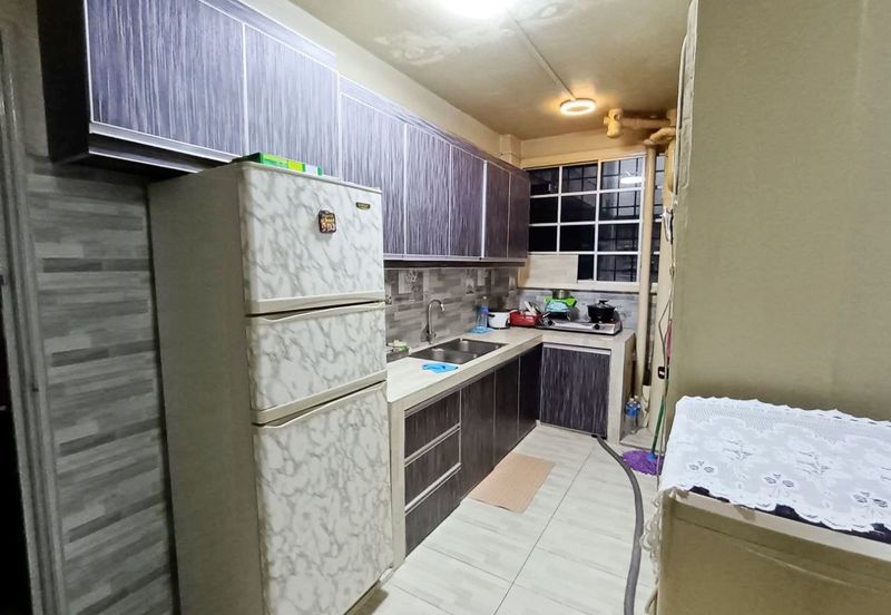 Ruselia Apartment, Taman Pinggiran Putra