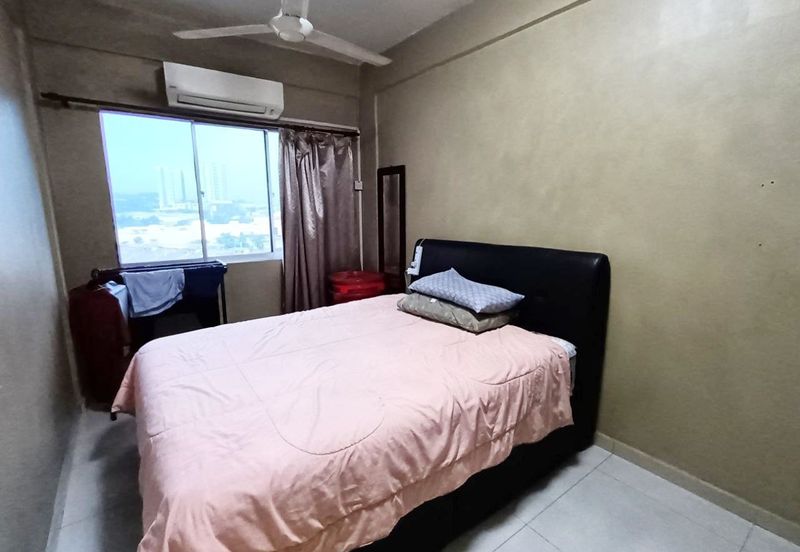 Ruselia Apartment, Taman Pinggiran Putra