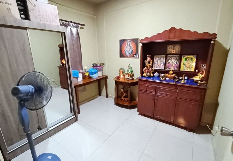 Ruselia Apartment, Taman Pinggiran Putra