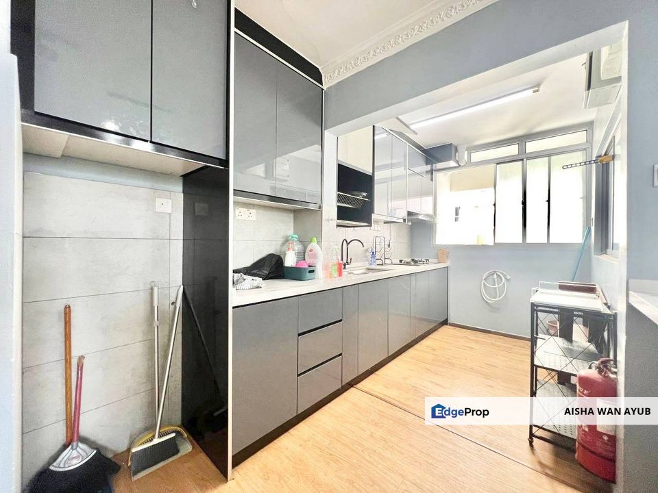 Residensi Sutera 7 Taman Sutera Kajang For Sale | Renovated | Balcony facing KL View, Selangor, Kajang