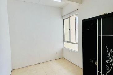 Laman Suria e-Resort Apartment