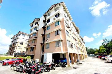Laman Suria e-Resort Apartment