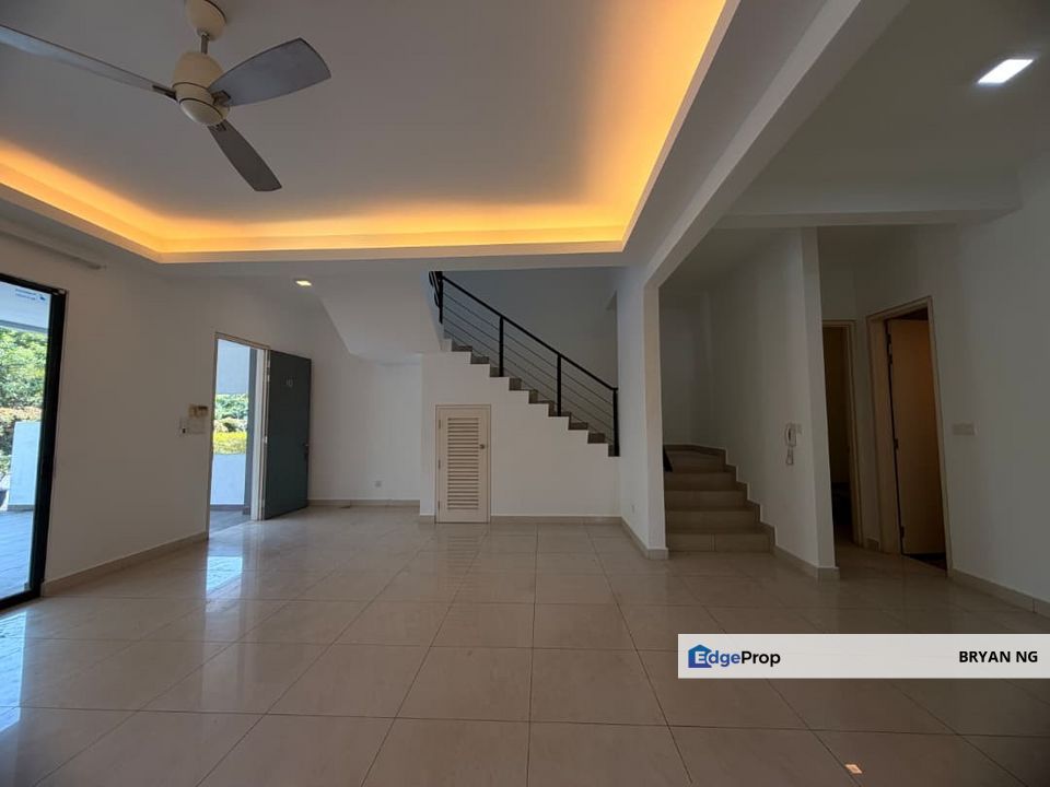 Limited 3 storey Villa link house with facilities, Selangor, Puchong