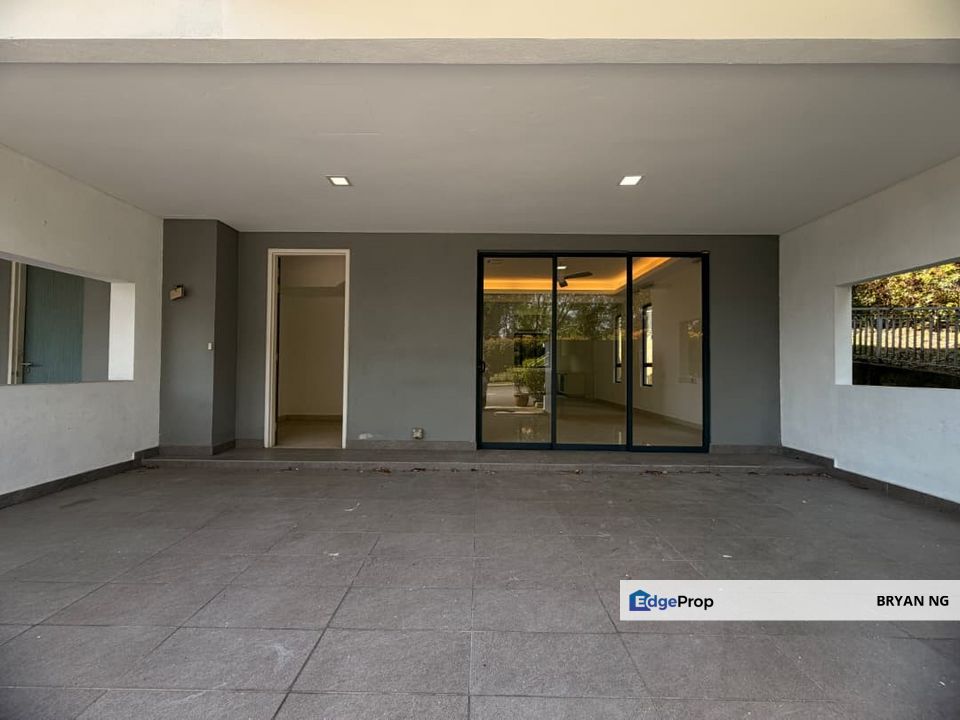 Limited 3 storey Villa link house with facilities, Selangor, Puchong