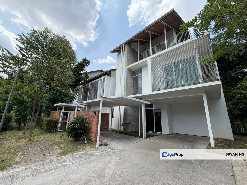 Rare Gated ad guarded semi D for rent, partly furnished, Selangor, Ara Damansara