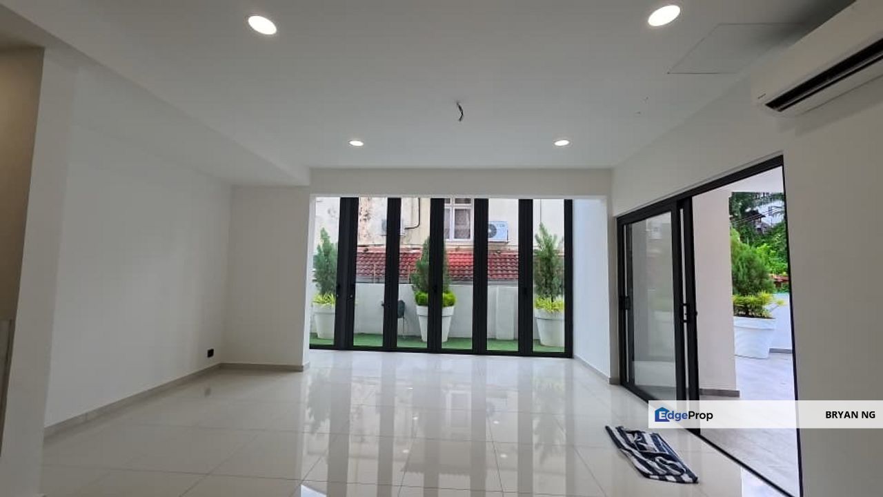 taman desa end lot unit newly renovated move in condition, Kuala Lumpur, Seputeh