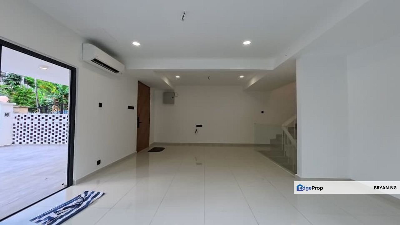 taman desa end lot unit newly renovated move in condition, Kuala Lumpur, Seputeh