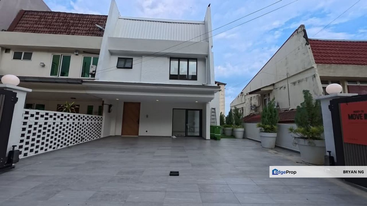 taman desa end lot unit newly renovated move in condition, Kuala Lumpur, Seputeh