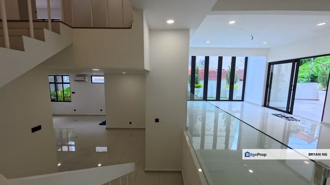 taman desa end lot unit newly renovated move in condition, Kuala Lumpur, Seputeh