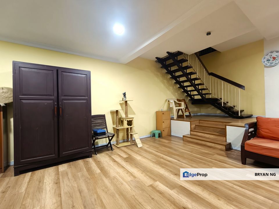 Good condition Taman Desa Super Link house Extended Kitchen and Back Yard, Kuala Lumpur, Cheras