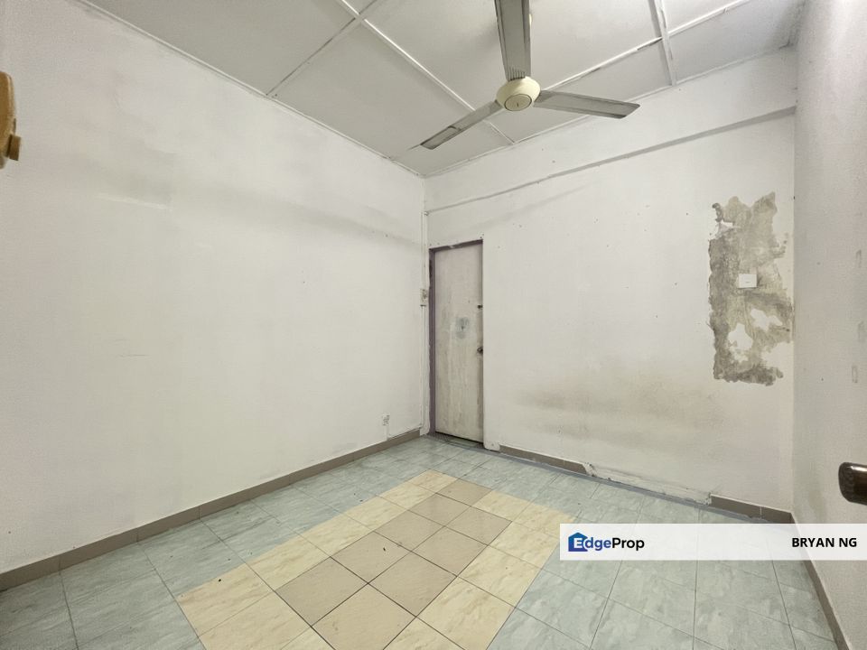 Sec 9, Fully Extended Front+Back, Facing West, Selangor, Cheras