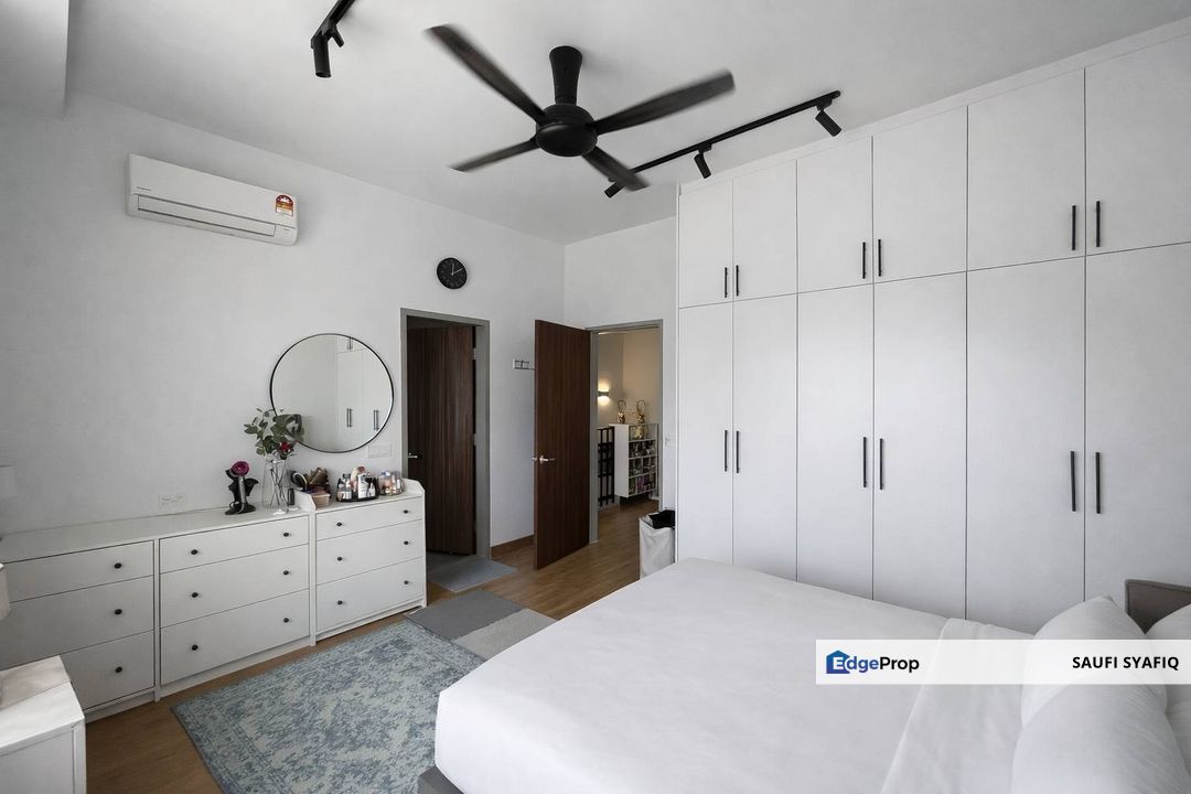 FOR SALE : DOUBLE STOREY TERRACE ELMINA GREEN, Selangor, Shah Alam