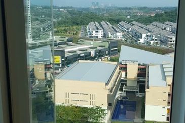 La Thea Residences @ 16 Sierra