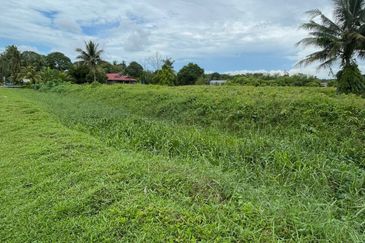 West Port, Pulau Indah