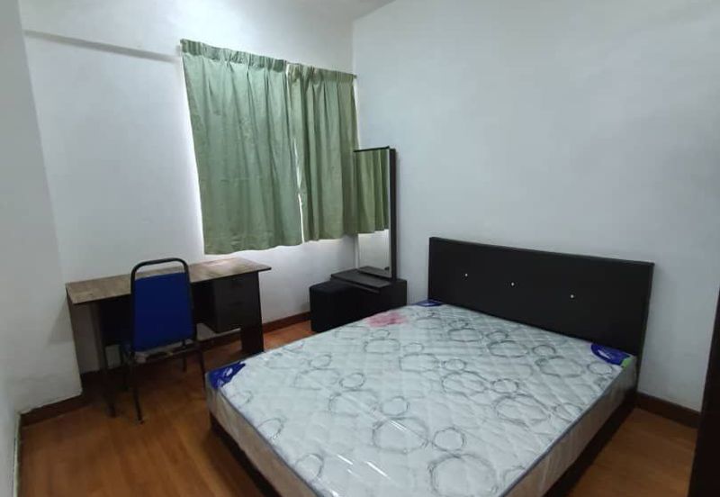 Park Apartment @ One South