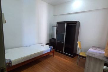 Park Apartment @ One South