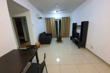 Park Apartment @ One South