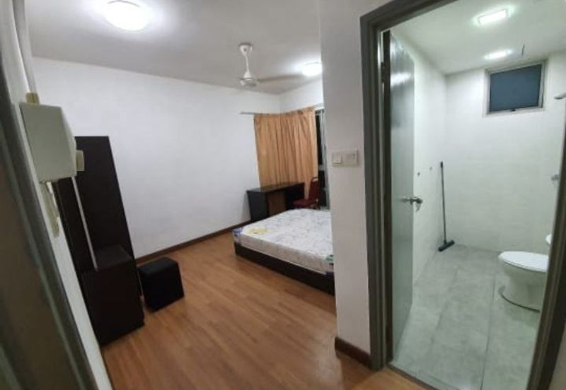 Park Apartment @ One South