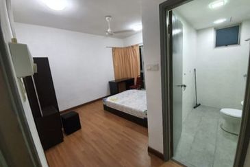 Park Apartment @ One South