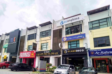 Pusat Perdagangan Seri Kembangan