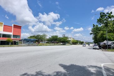 Nilai 3 Nilai Negeri Sembilan @ Shoplot For Sale