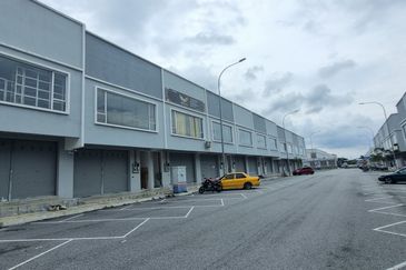 Kawasan Perniagaan Wira Nilai 3 Nilai Negeri Sembilan @ 3 Storey Shop Office For Sale