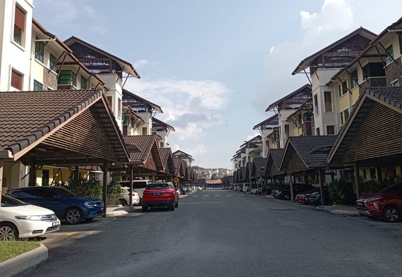 Bandar Tun Hussein Onn