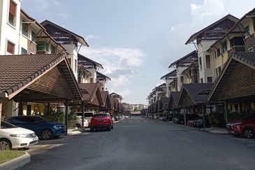 Bandar Tun Hussein Onn