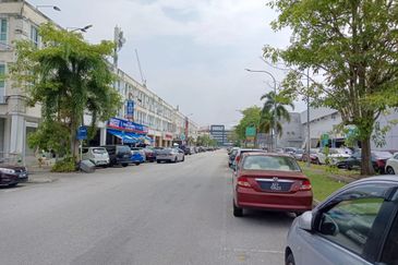 Jalan Impian Mahkota, Kampung Sungai Kantan