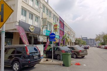 Jalan Impian Mahkota, Kampung Sungai Kantan