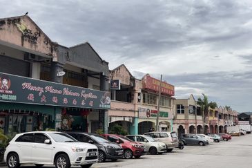 Pusat Perdagangan Seri Kembangan