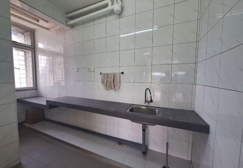 Desa Perangsang Apartments (Block D & E)