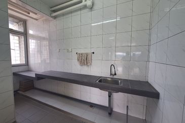 Desa Perangsang Apartments (Block D & E)