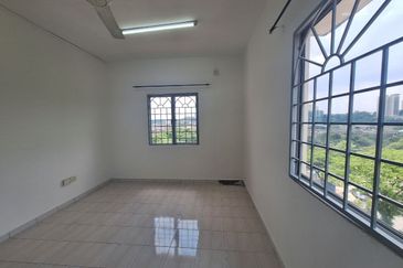 Desa Perangsang Apartments (Block D & E)