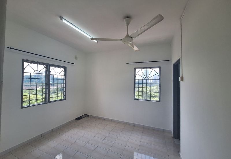 Desa Perangsang Apartments (Block D & E)