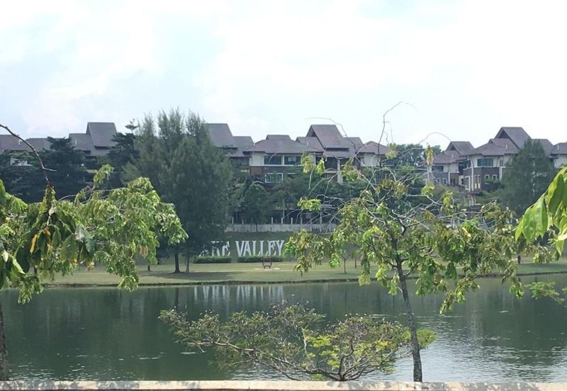 Avenue 2, Lake Valley