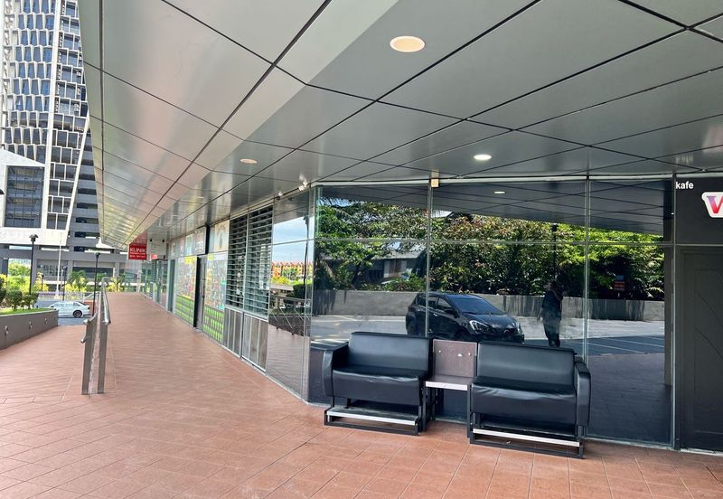 Leisure Commerce Square