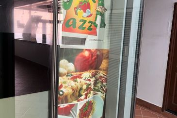 Leisure Commerce Square