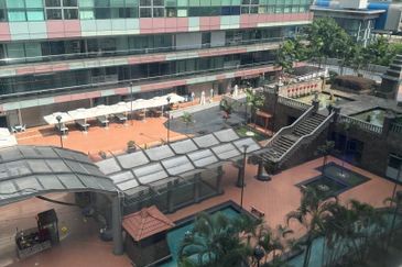 Leisure Commerce Square