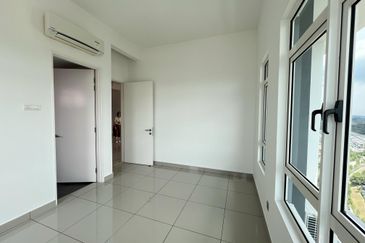 La Thea Residences @ 16 Sierra