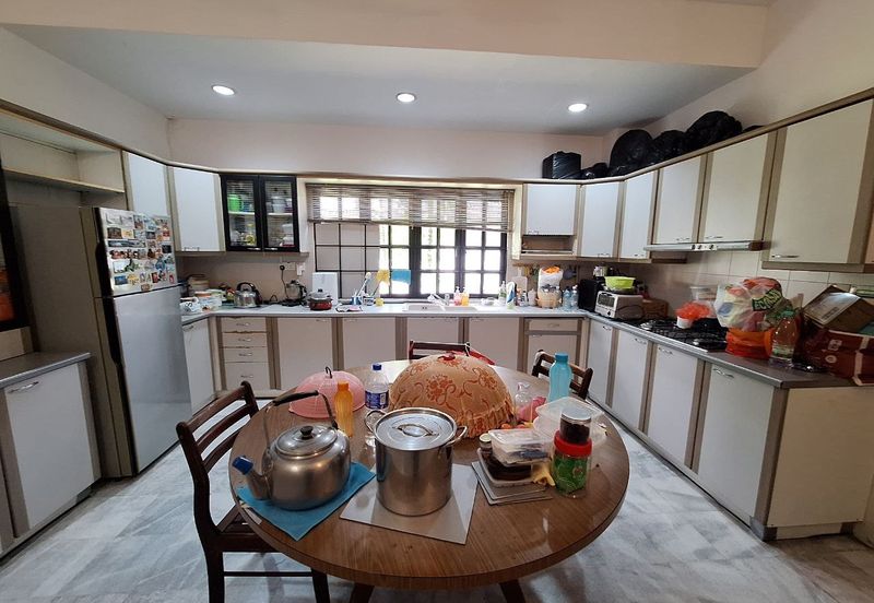 SL 8, Bandar Sungai Long