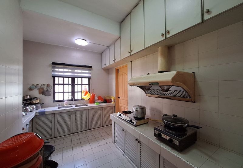 SL 8, Bandar Sungai Long