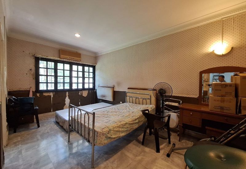 SL 8, Bandar Sungai Long